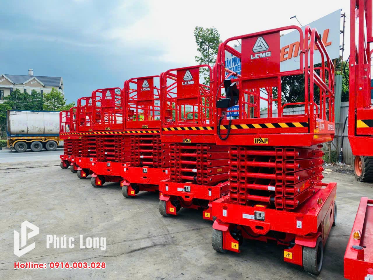 [Update 2025] Bảng giá thuê xe nâng người đầy đủ và mới nhất